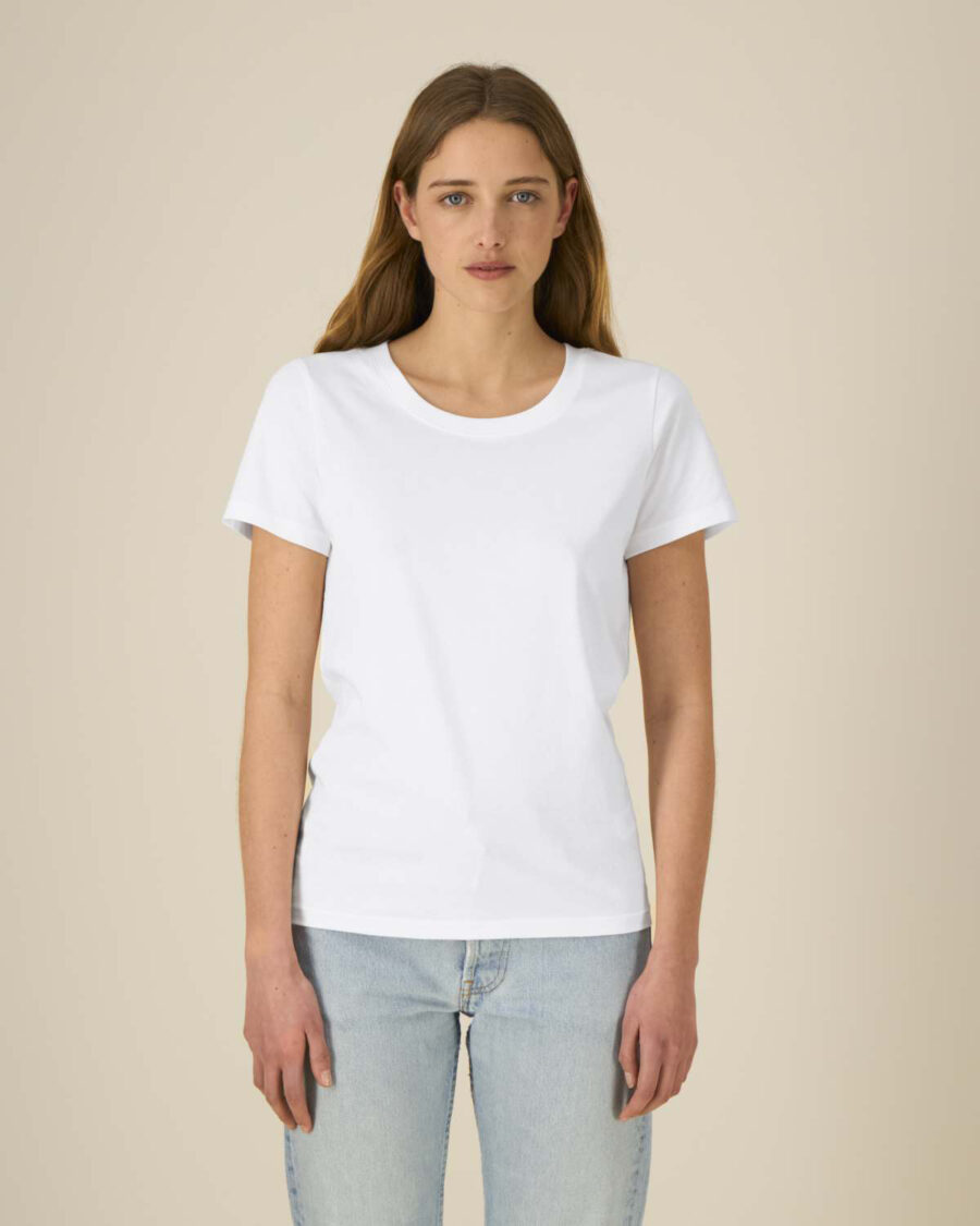 camiseta de mujer entallada de algodón orgánico variedad de colores
