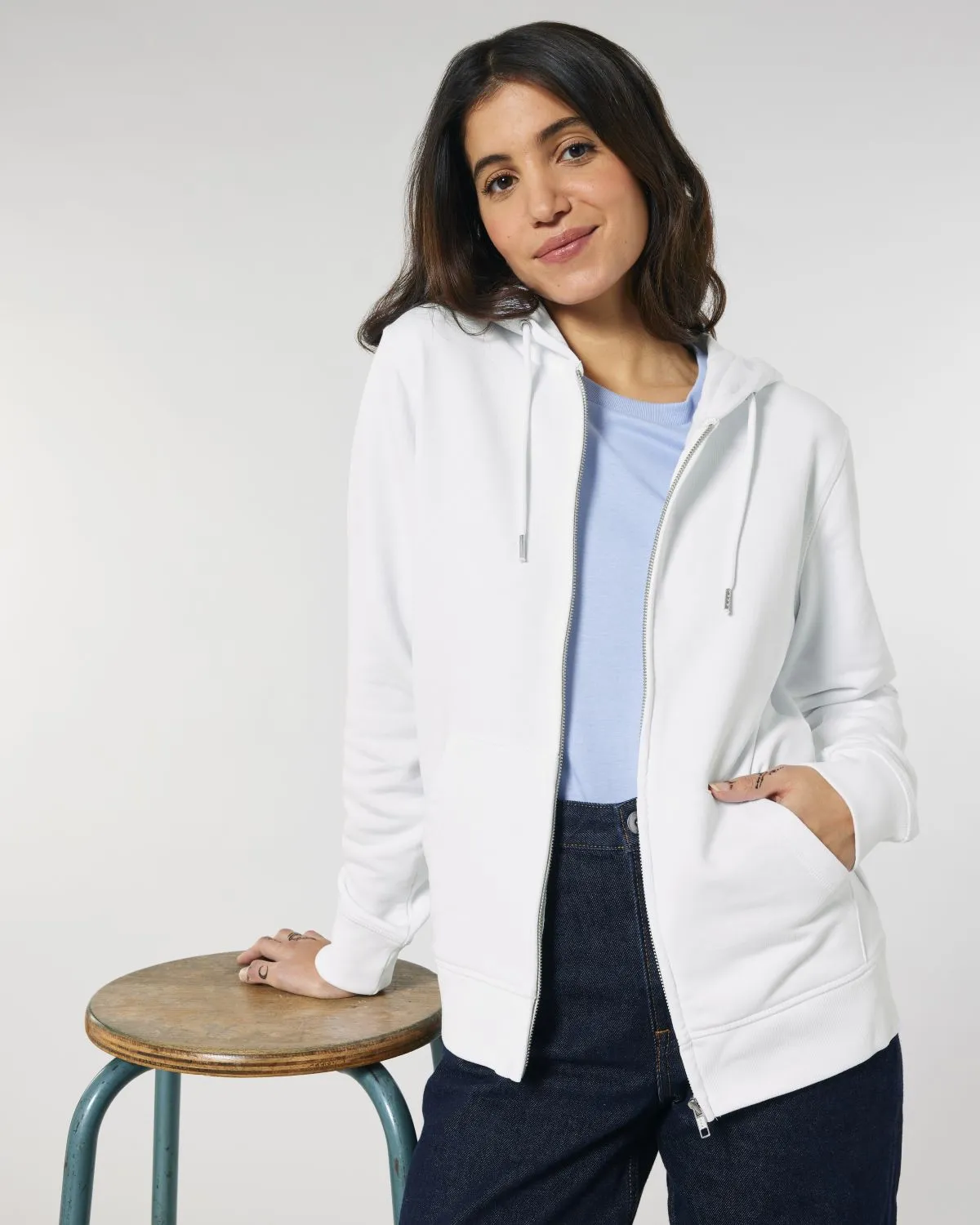 Sudadera con cremallera y capucha