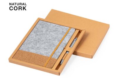 libreta y boli de corcho