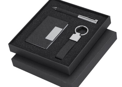 tarjetero y bolígrafo y llavero para regalo de empresa